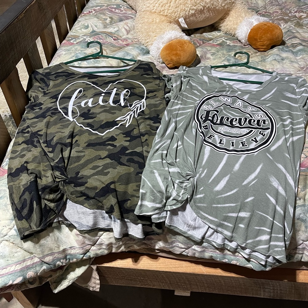 Casual t-shirts